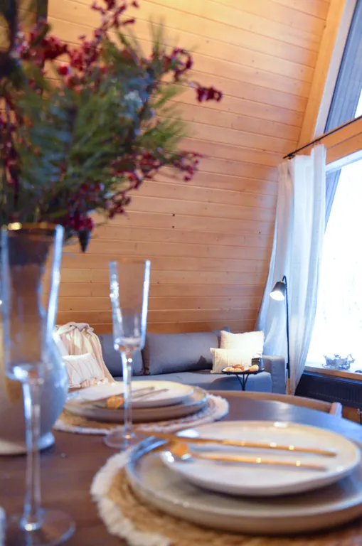 Уютный дом в сосновом лесу