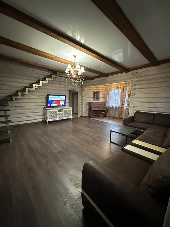 Уютный дом в лесу