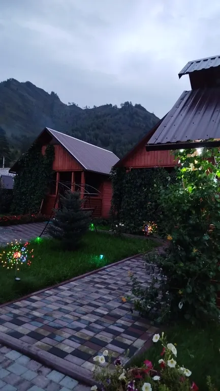 Домик в горах Алтая