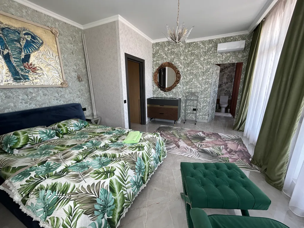 Уютный дом с шикарным видом на море и горы