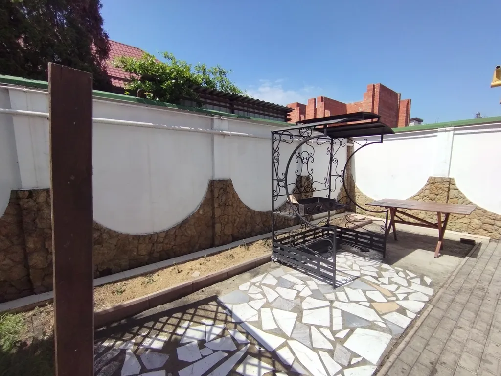 Дом для праздников возле парка Галицкого с сауной и бассейном