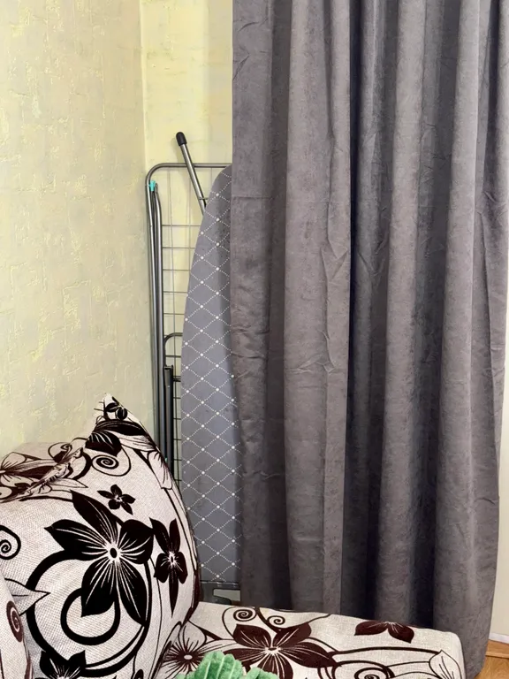 Стильная однокомнатная с большой кухней у ДК Металлургов