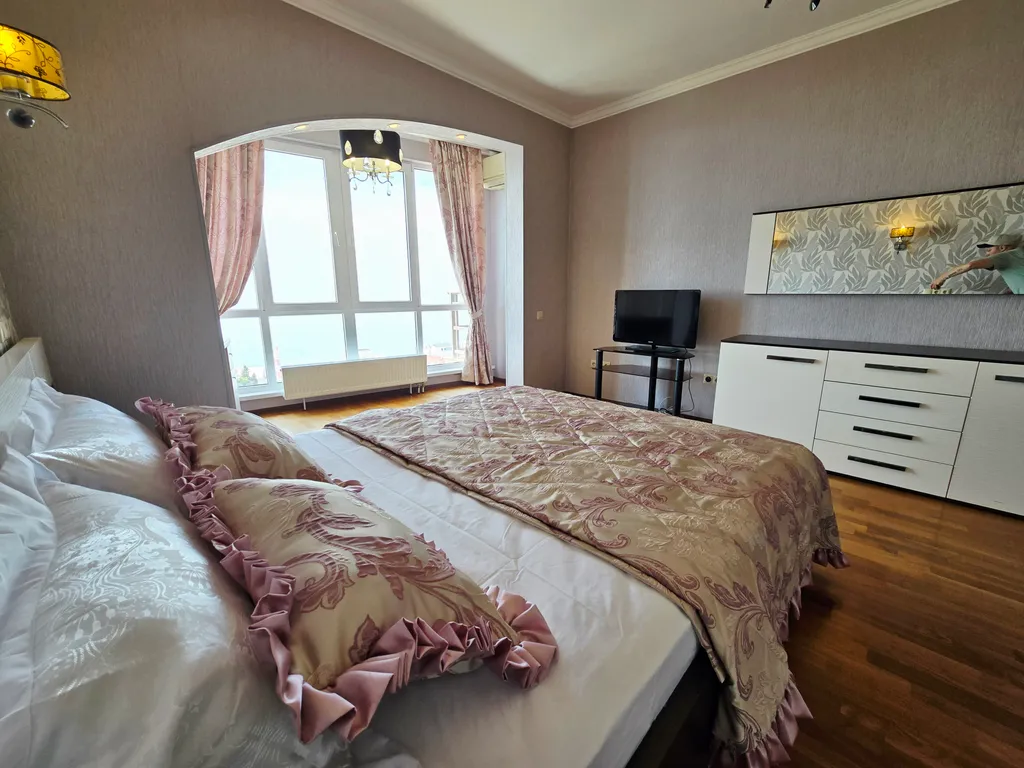 Квартира Просторная квартира с панорамным шикарным видом на море — Адлер