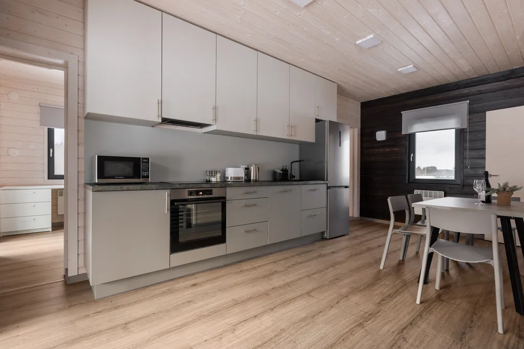 Коттедж Новый комфортабельный дом на берегу лесного озера Маролампи — Стеклянный