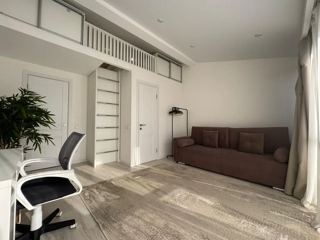 Трехэтажный таунхаус на море