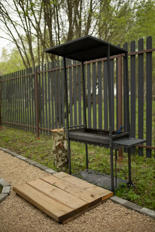 Треугольный дом