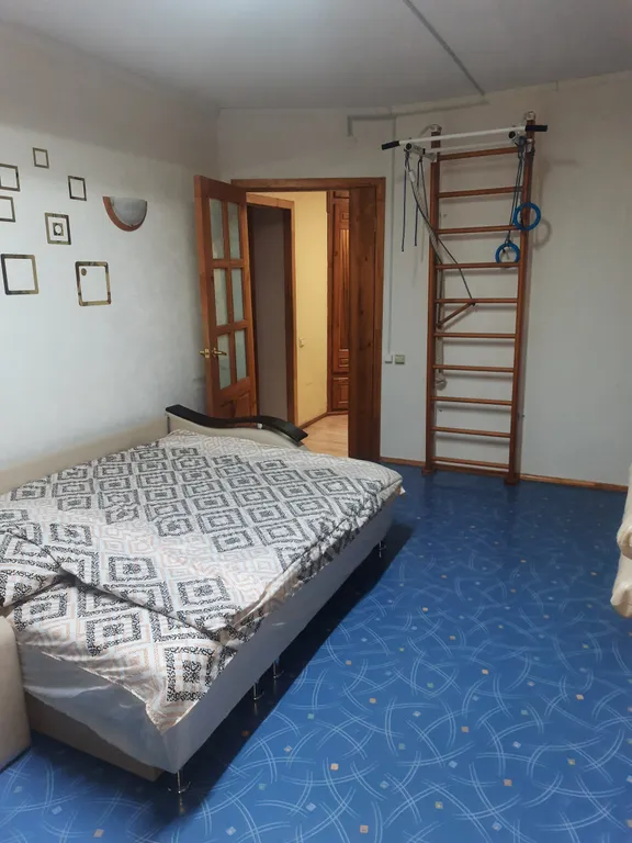 Уютная теплая квартира в центре — аренда посуточно в Октябрьский