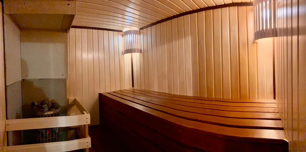 Дом с бассейном