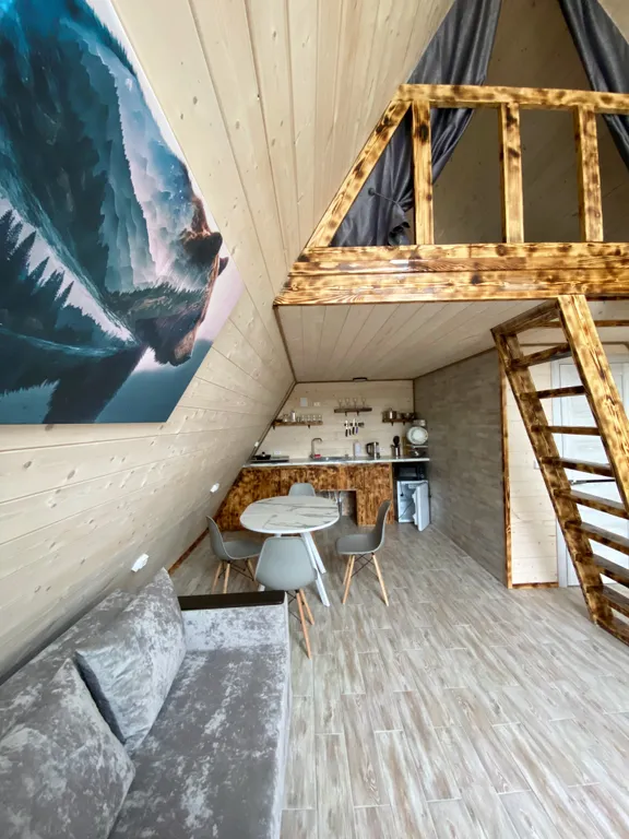 А-фрейм с бассейном