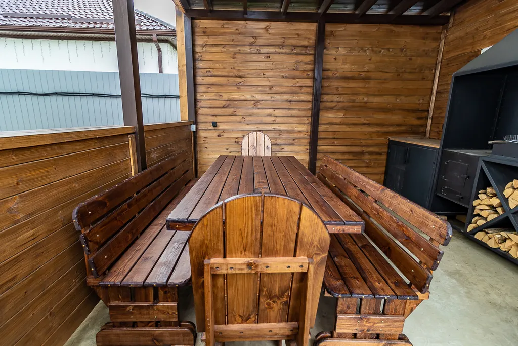 Дом с беседкой, чаном и баней