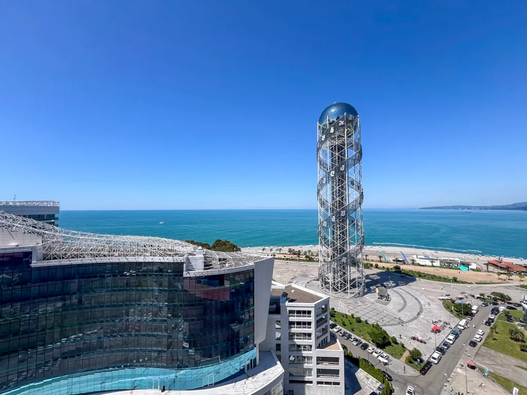 Двухкомнатная квартира на берегу моря, Porta Batumi Tower