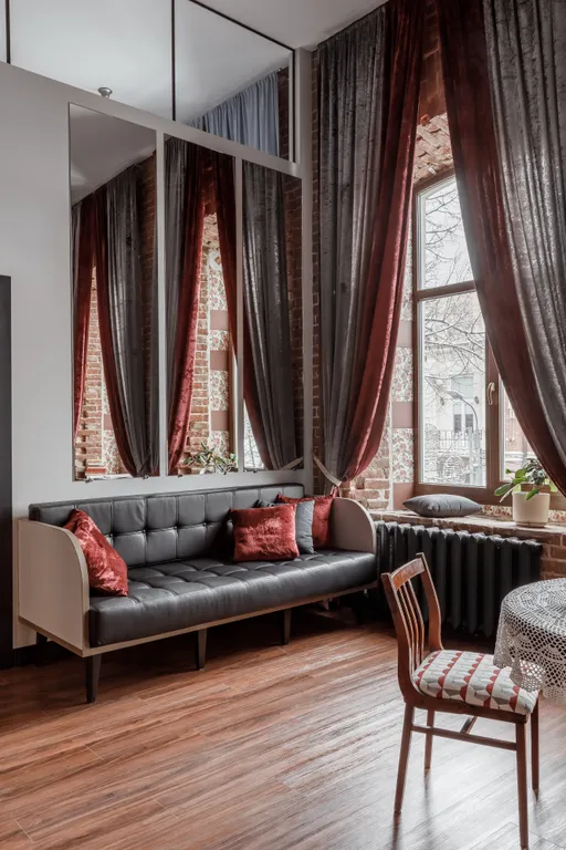 Высокий лофт в центре напротив Мариотт