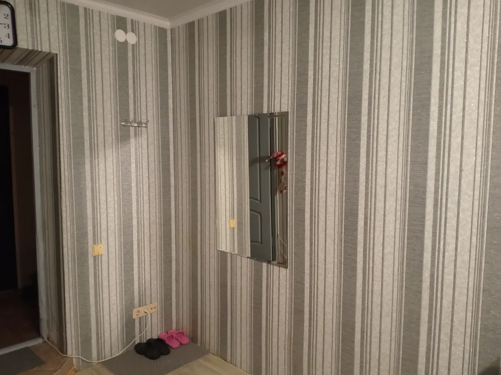 Уютная комната с балконом октябрьский район