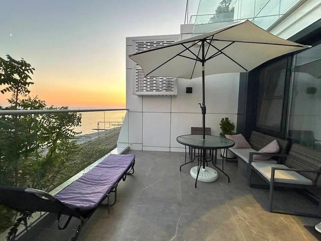 Двухкомнатные апартаменты с прямым видом на море и роскошной террасой