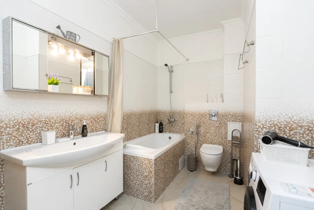 Шикарная Квартира в Центре города, с видом на Верхнее озеро.