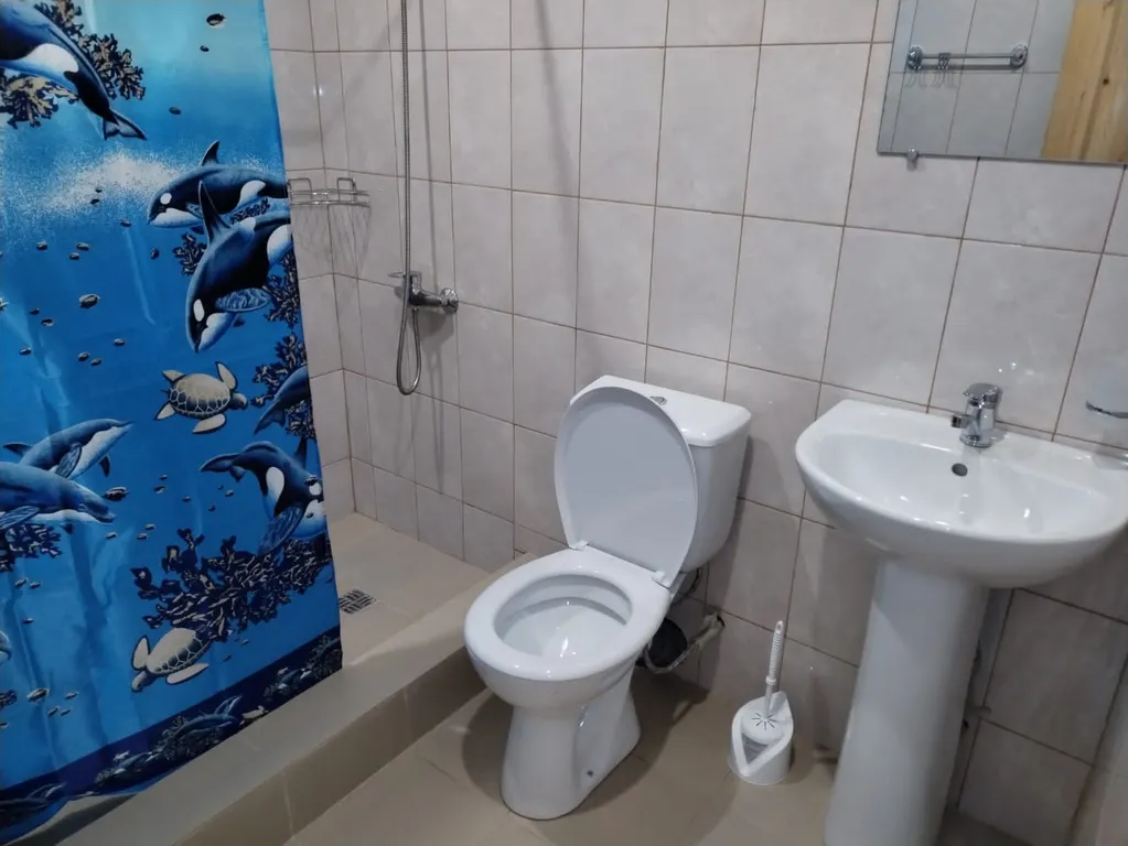 Уютные домики находятся от 500 метров до моря с видом на горы