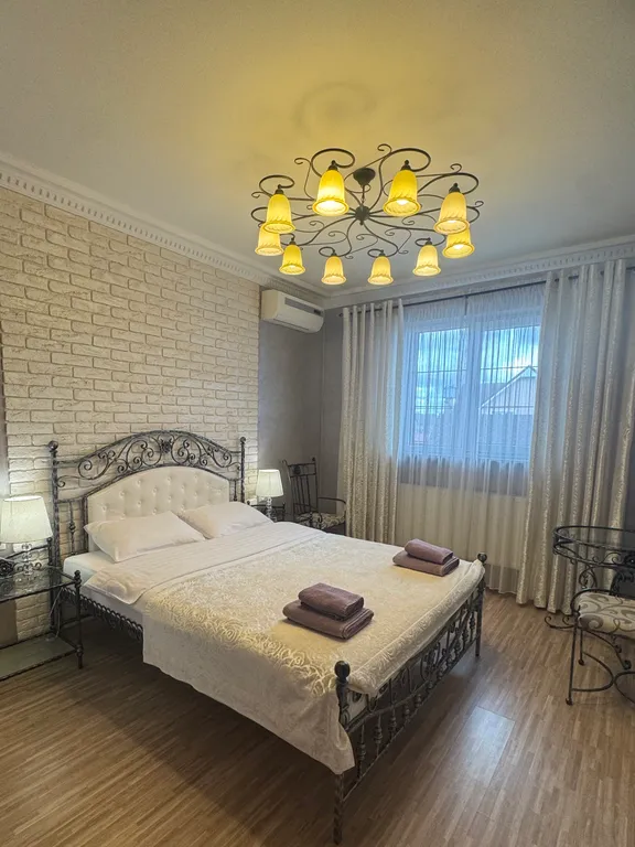 Загородный дом с бассейном