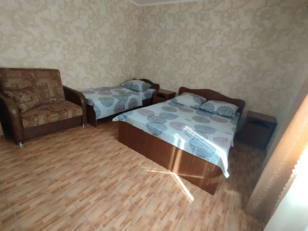 Квартира Комната улучшенный эконом на 3 человек с дополнительным местом — Лазаревское