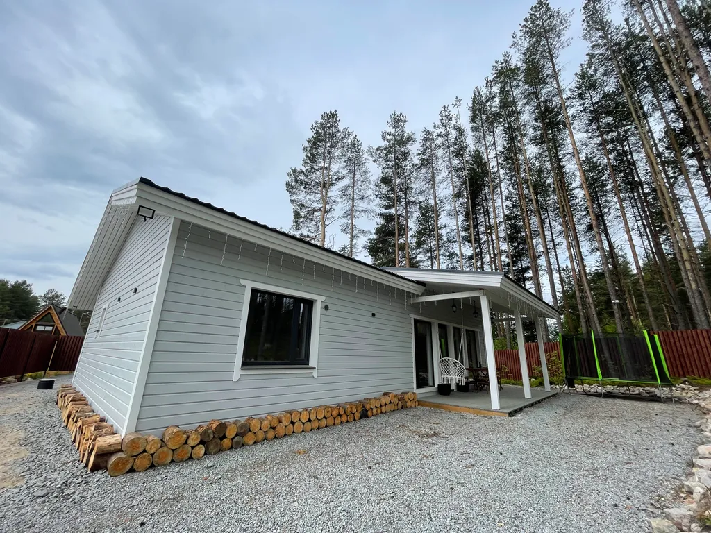 Уютный дом с живописным видом на лес