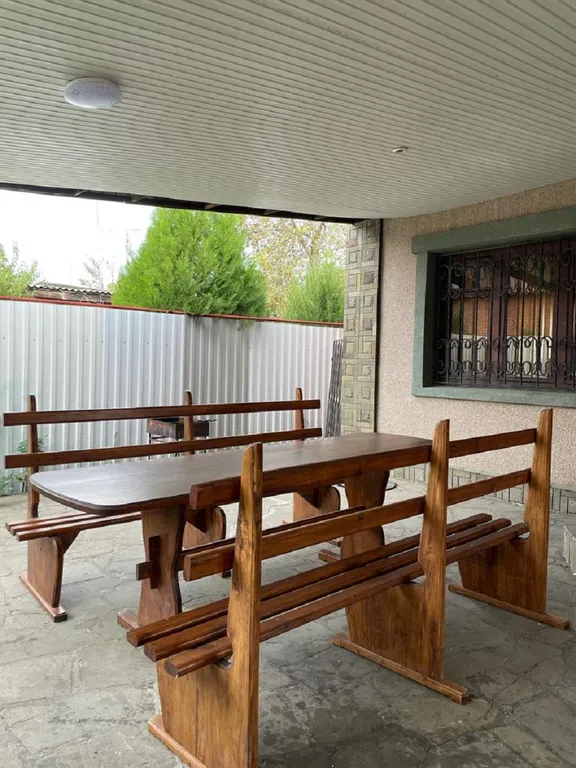 Двухэтажный дом из 5 комнат, с уютным двориком и мангалом