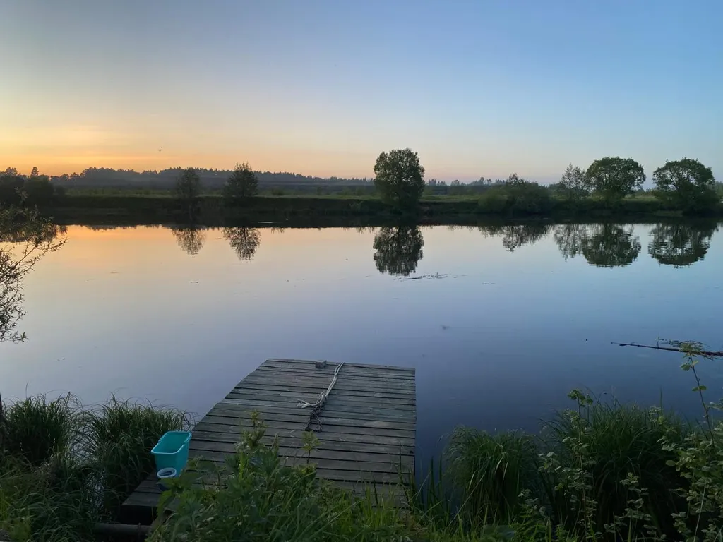 Домик у реки на первой линии