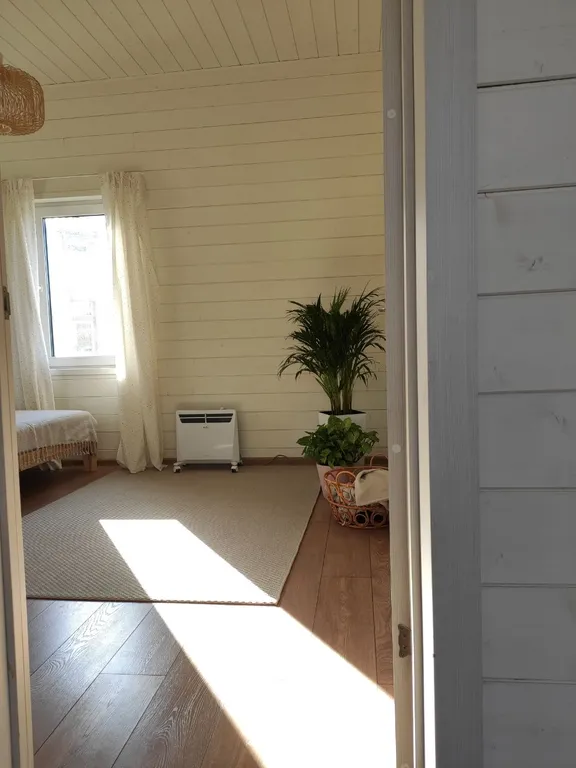 Дом с панорамными окнами и камином в Болотов Деревне