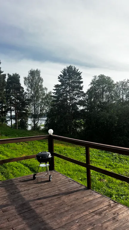 Дом на озере