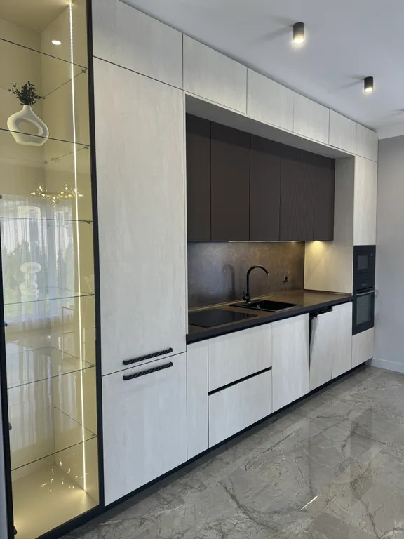 Дом с бассейном