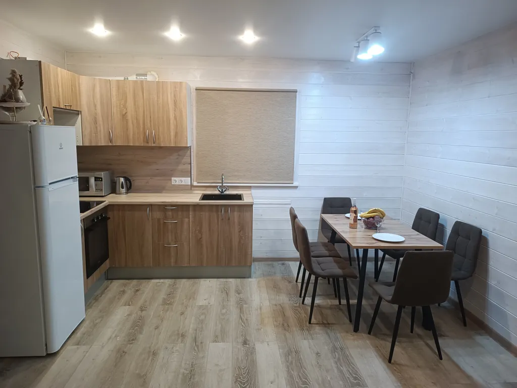 Уютный дом у леса