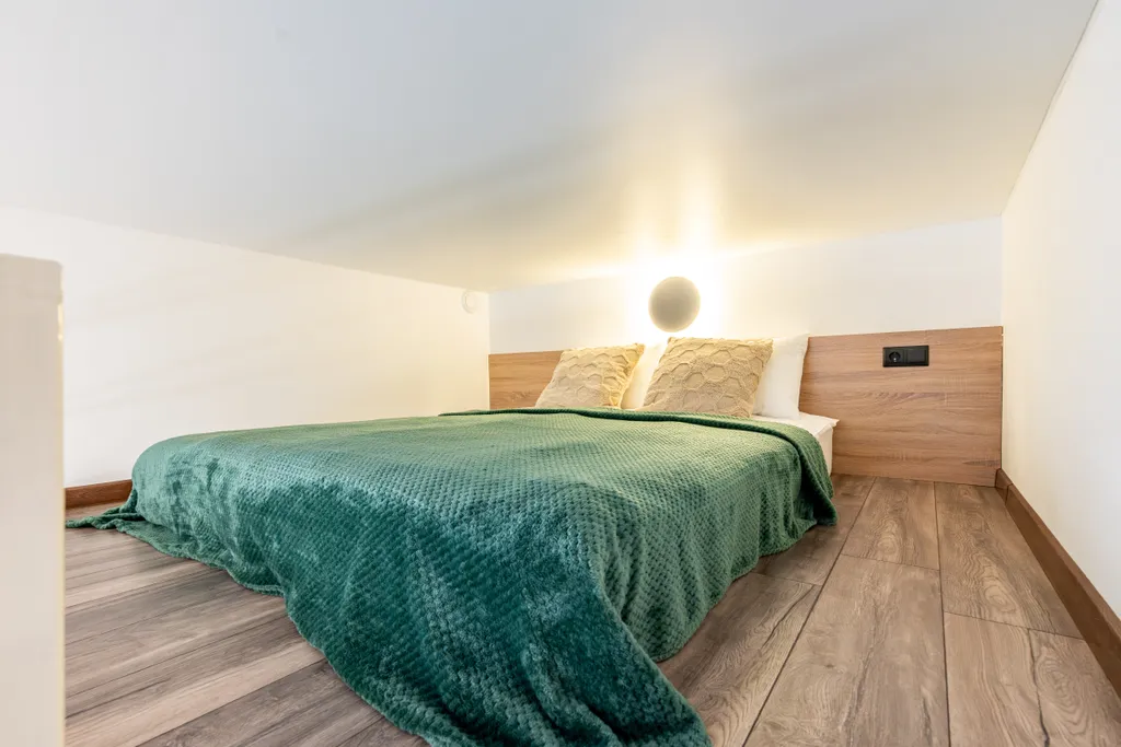 Апартамент у Невы с видом в тихий двор