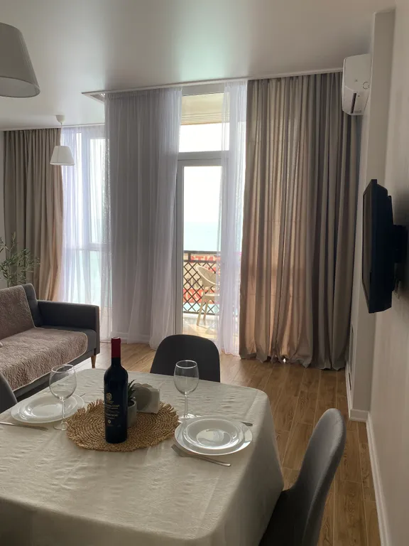 Апартамент на набережной с видом на море