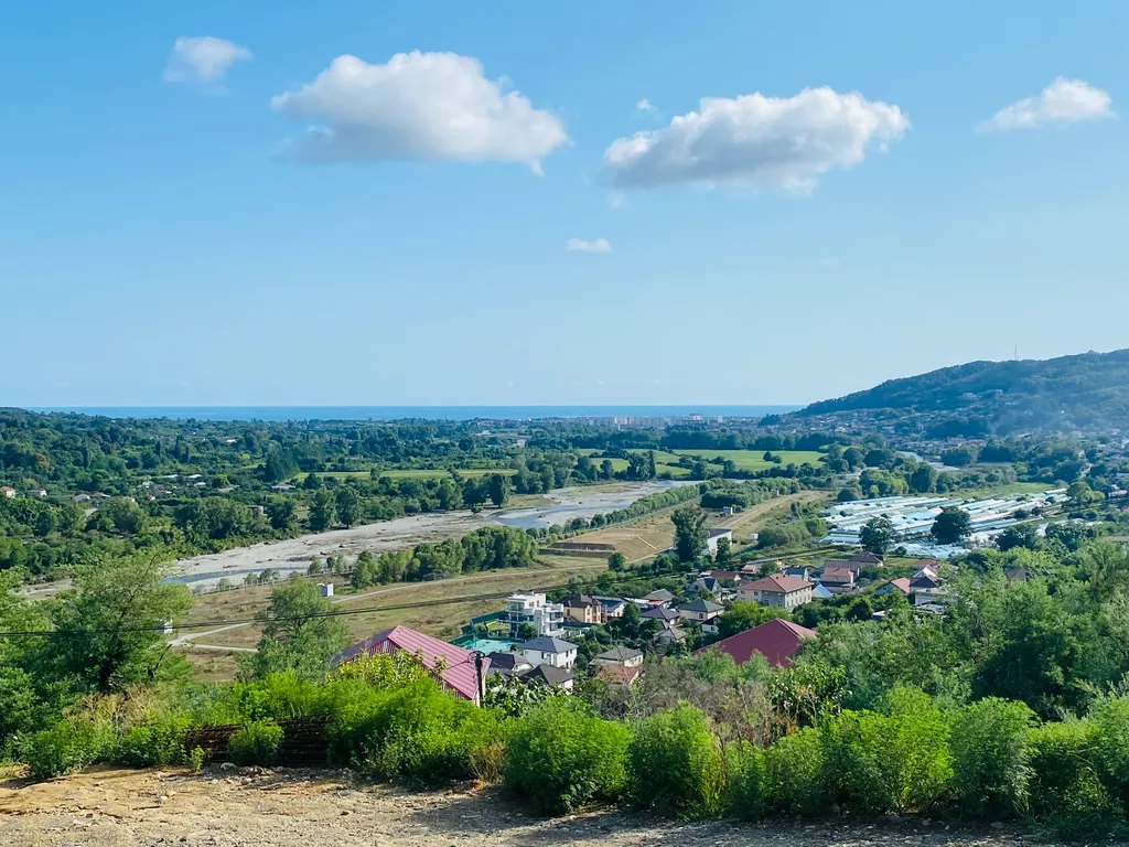 Трехэтажный коттедж с баней и бассейном