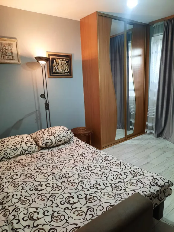 Двухкомнатная квартира около вокзала