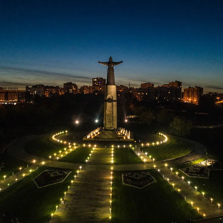 Просторная двухуровневая квартира с джакузи