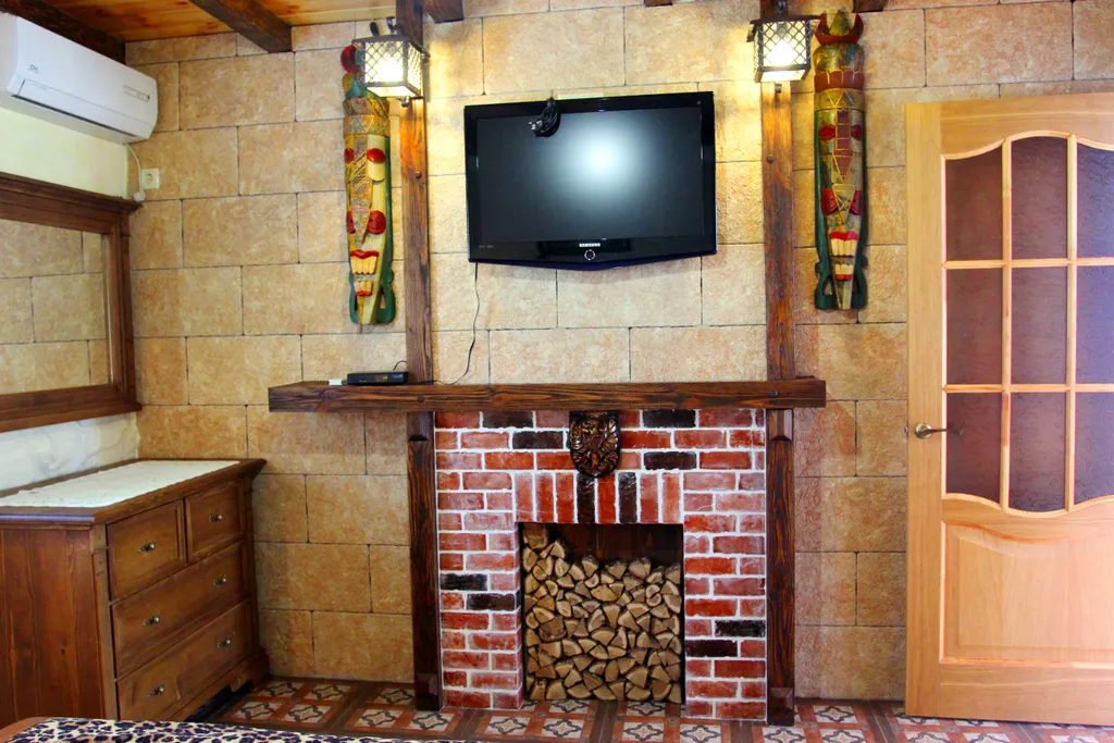 Дом с бассейном