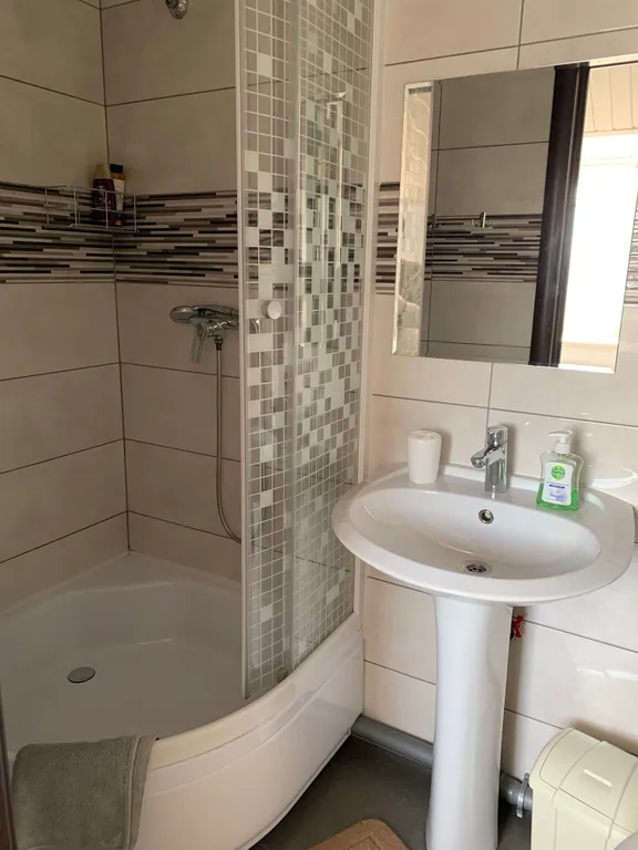 Трёхместный семейный номер (западный) с диванчиком