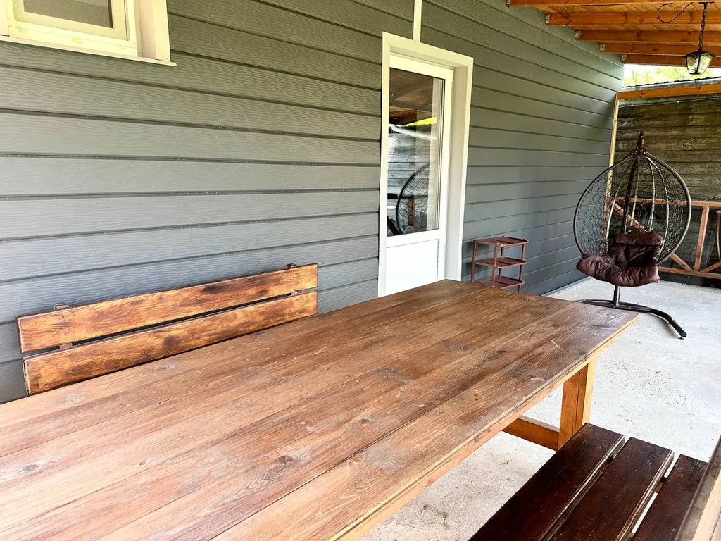 Дом с большой террасой