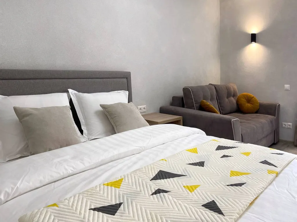 Однокомнатная у сквера в центре