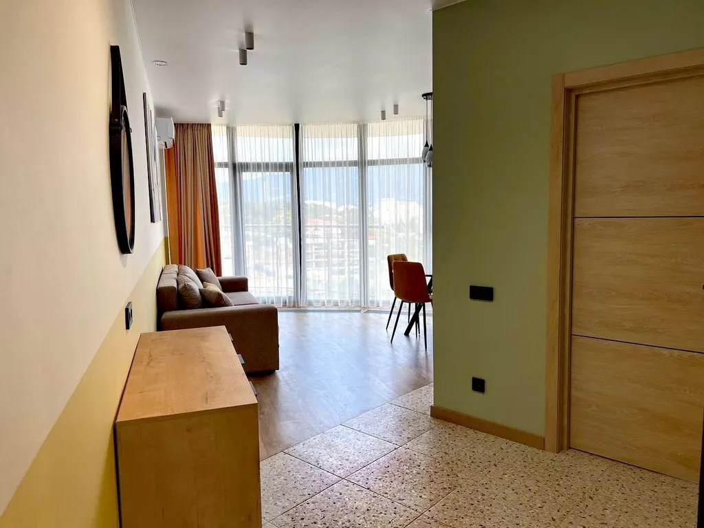 Просторные апартаменты с видом на горы и море