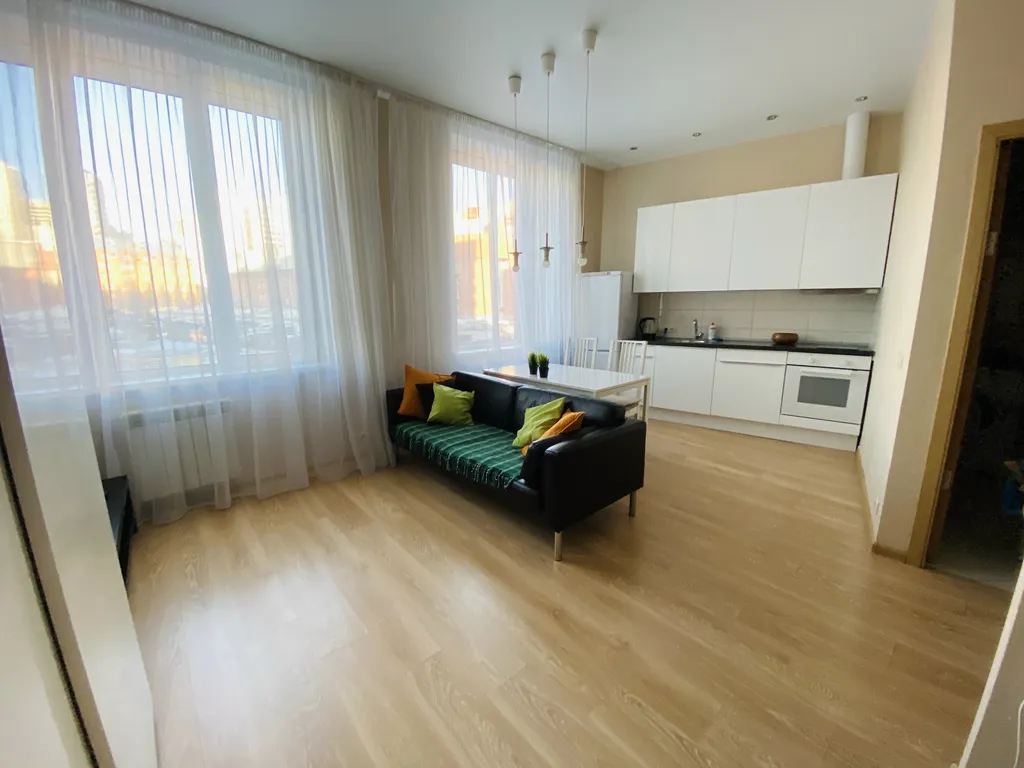 Просторная студия у метро РАНХиГС и Октябрьская