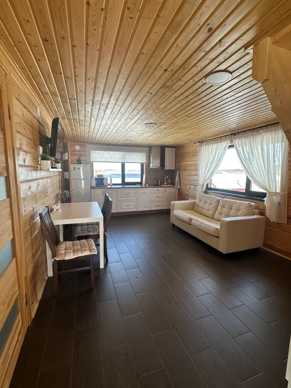 Дом на берегу Ладожского озера