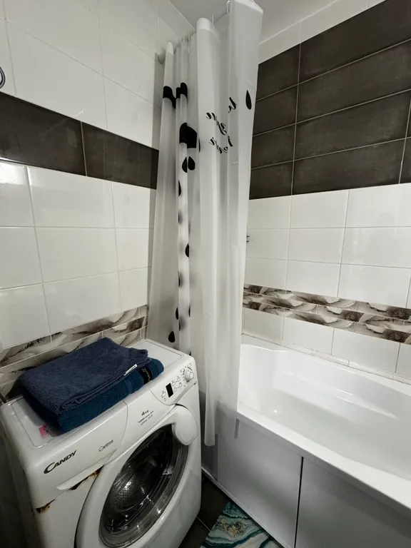 Стильная двушка в сердце города! Рядом набережная и Броско Молл