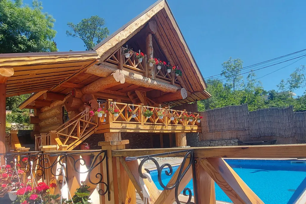 Дом - сруб с видом на море