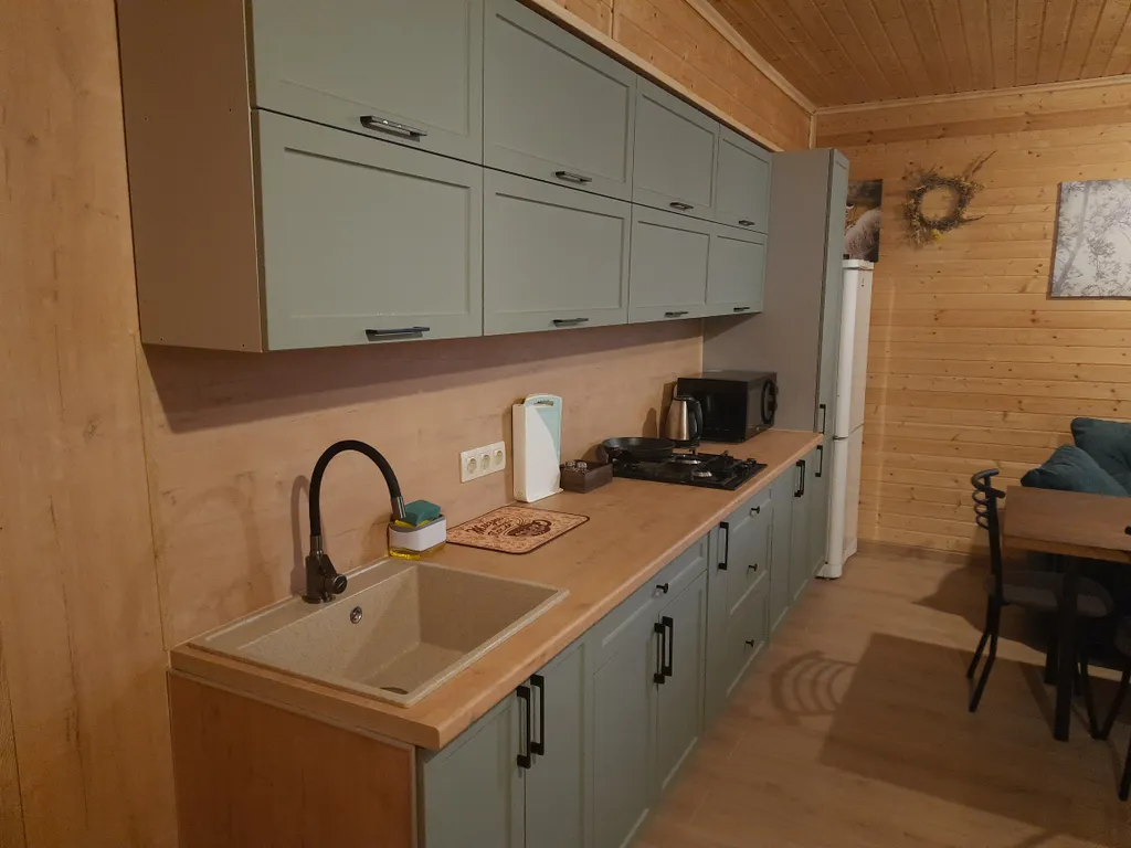 Домик в Пуще у озера