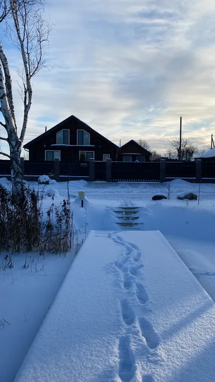 Деревянный комфортабельный дом на берегу озера