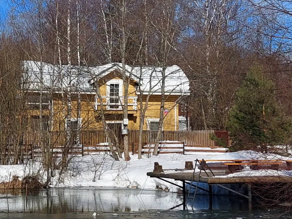 Коттедж Васнецово-озеро, дом на берегу озера у леса в Подоосковье — Ваньково