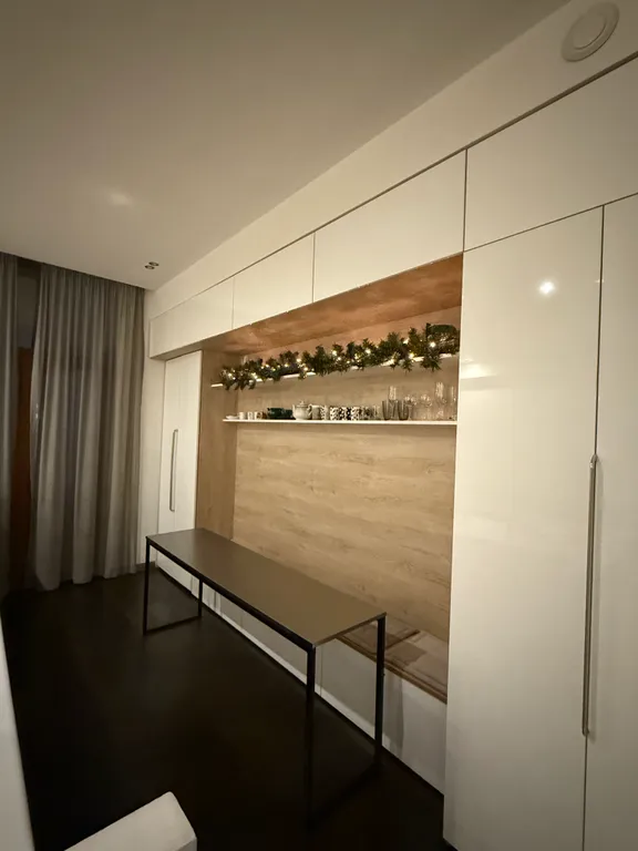 Метро Апартамент