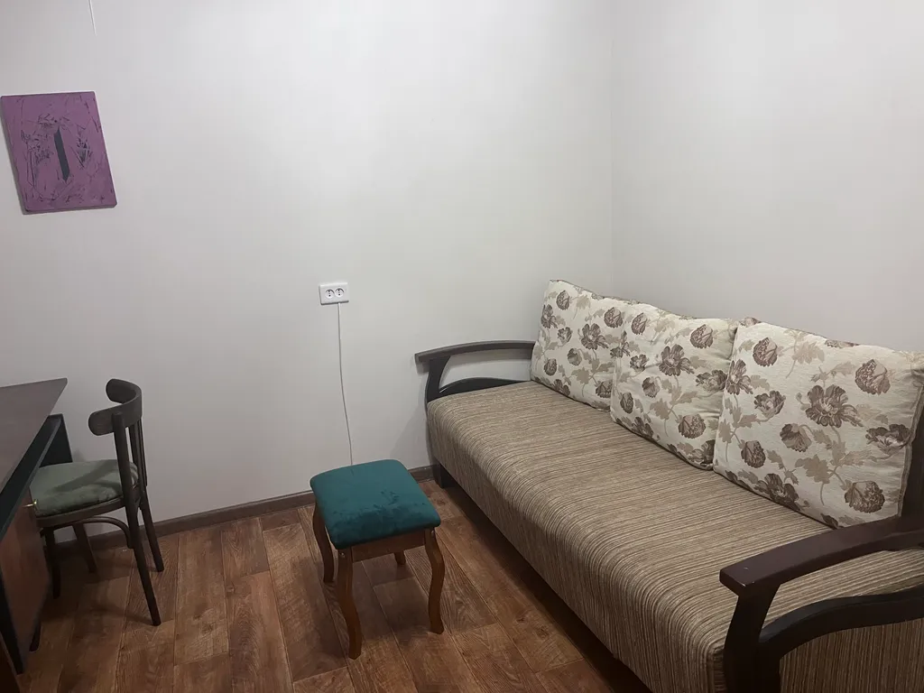 Двухкомнатная квартира в центре возле набережной