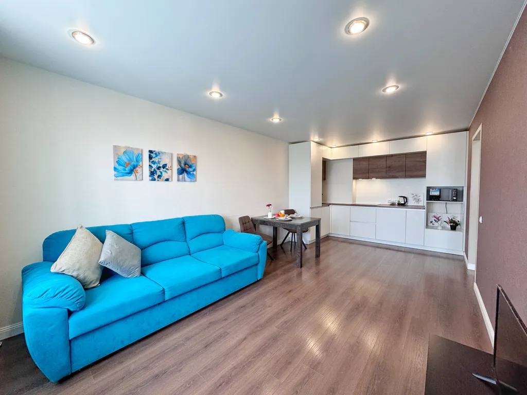 Стильная 2-комнатная квартира-студия в новом доме на берегу реки Вятка