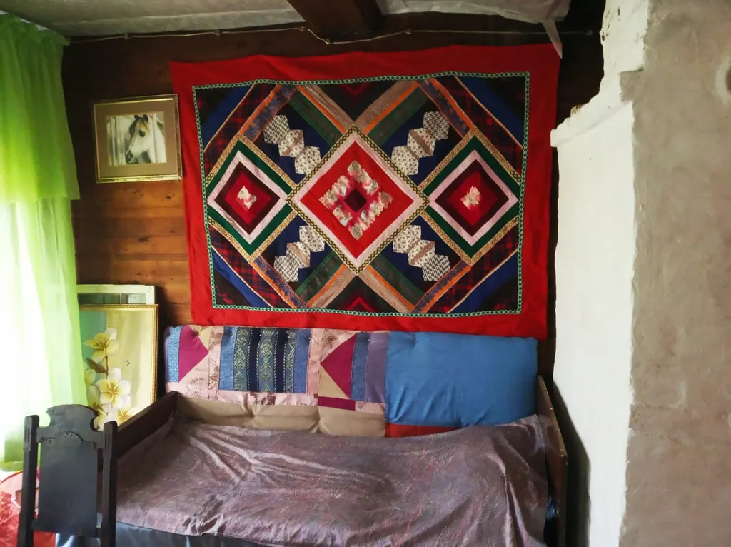 Домик в деревне вдали от цивилизации